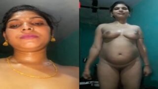 Hot Marathi woman showing her big boobs