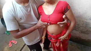 Desi sex with hot bhabhi in red saree