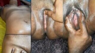 Oil massage of black chut of Tamil bhabhi
